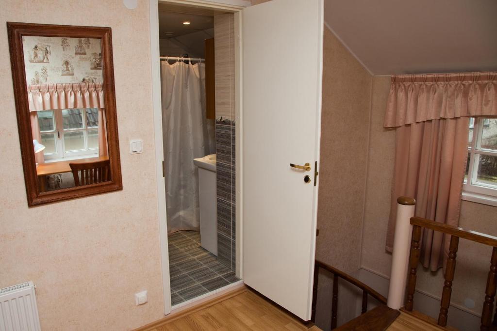 Repo Hotel Kuressaare Exterior foto
